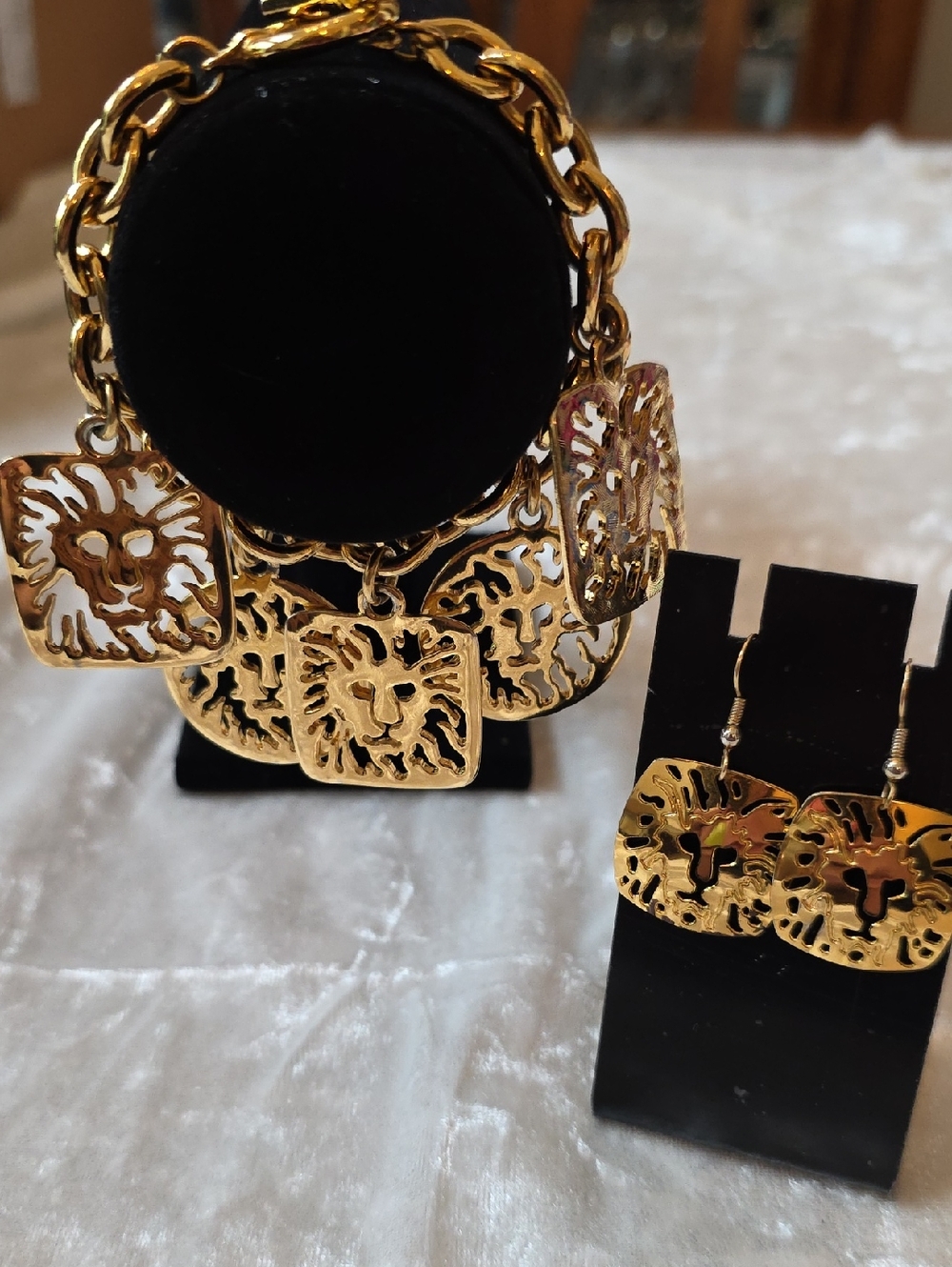 RARE Anne Klein Vintage Gold-Tone Lion Cut Out Bracelet and Earring Set